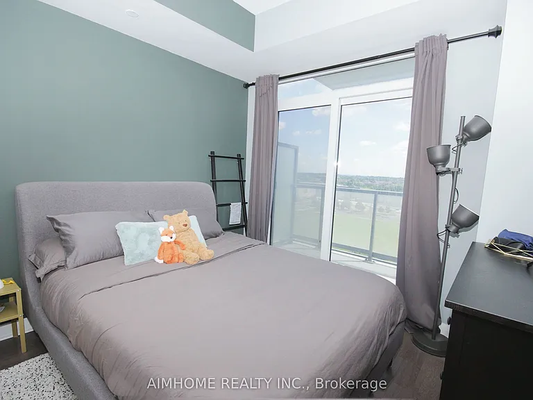 55 Oneida Cres #811 — Photo 7