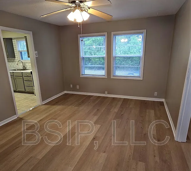 1141 NE Chester Ave #2 — Photo 2