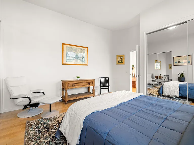 7038 Pacific View Dr — Photo 18