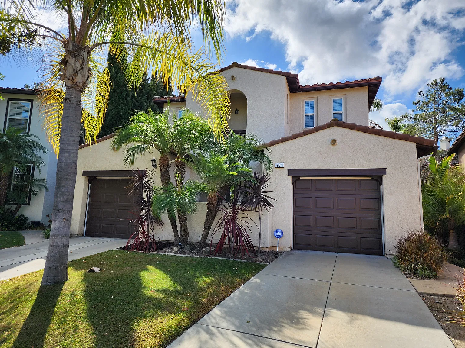 3 bed, 2.5 bath, 2094 sqft, $4,500 — Photo 2