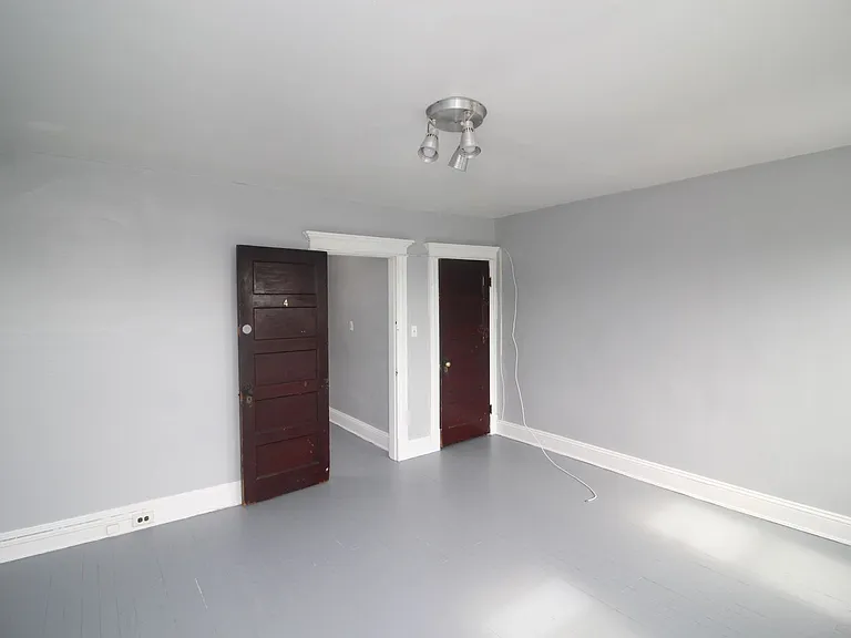 3010 Guilford Ave — Photo 34