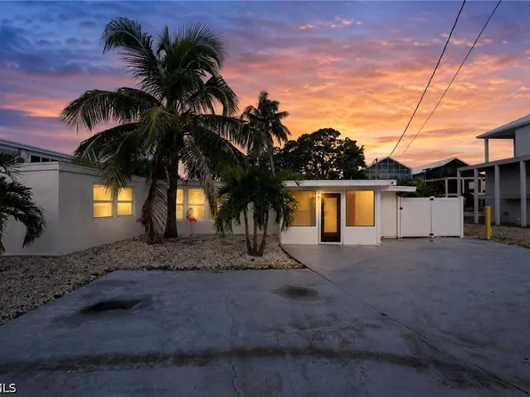 24519 Dolphin St, Bonita Springs, FL 34134