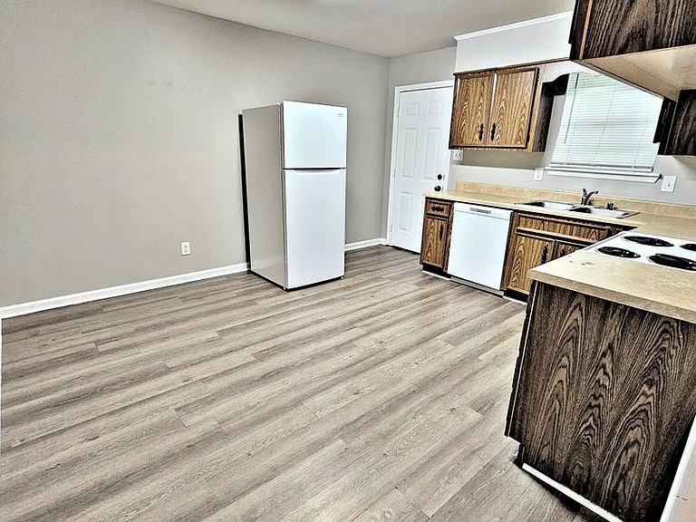 1606 N St SE — Photo 5