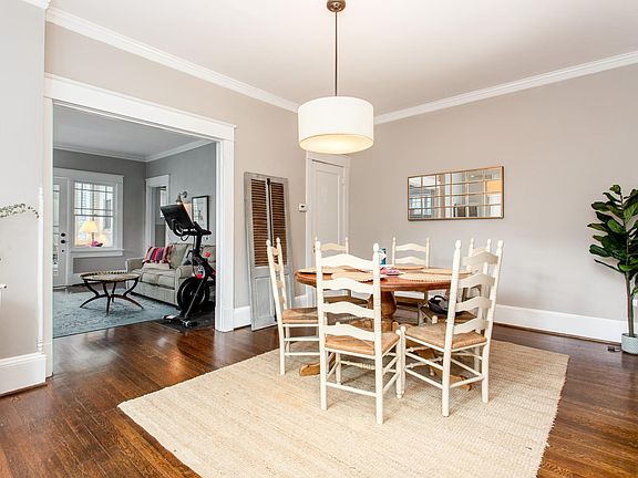 Large kitchen dining area!