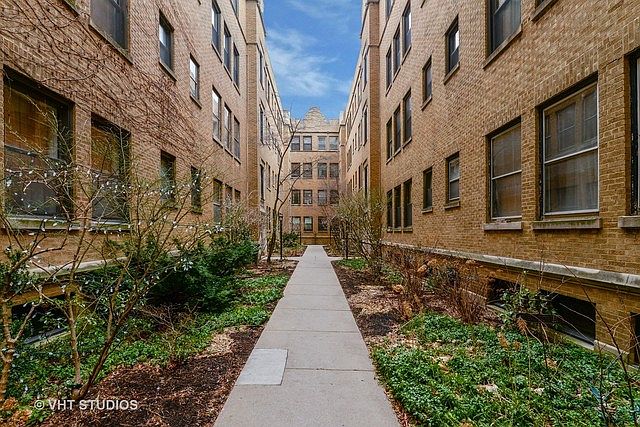 1st image of 640 W Waveland Ave #C2