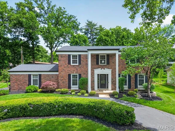 432 Magna Carta Dr, Saint Louis, MO 63141