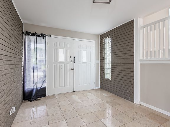 2nd image of 9804 N Lauren Ln