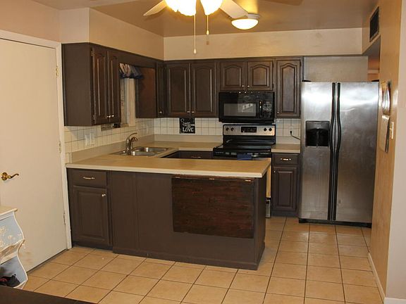 2nd image of 2413 W Lupine Ave