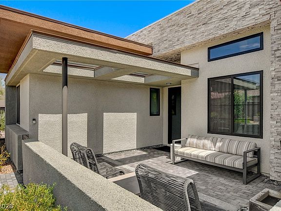 4th image of 556 Vista Sunset Ave