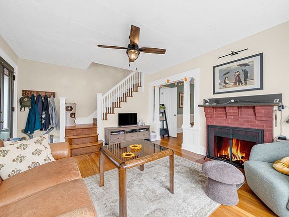 3rd image of 9 Sycamore St