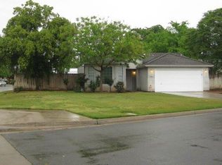 2461 S Phillip Ave, Fresno, CA 93727