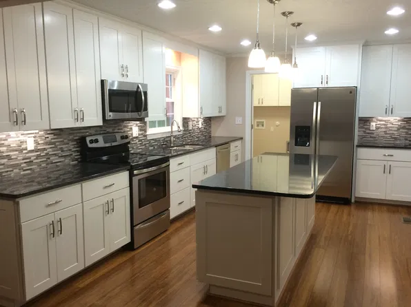 410 Meadowfield Rd, Yorktown, VA 23692