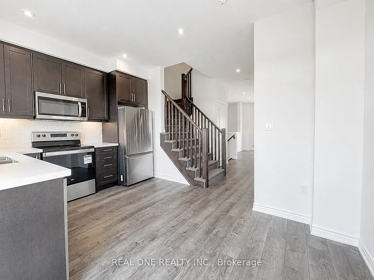 61 Soho St #31 — Photo 9