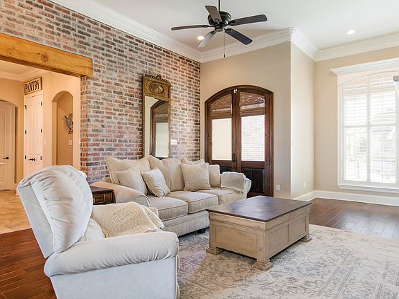 5th image of 209 Coco Palm Ct