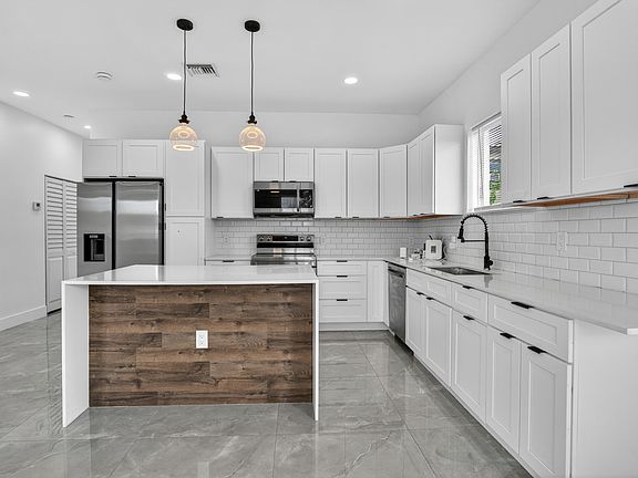 5th image of 655 NW 24TH Avenue