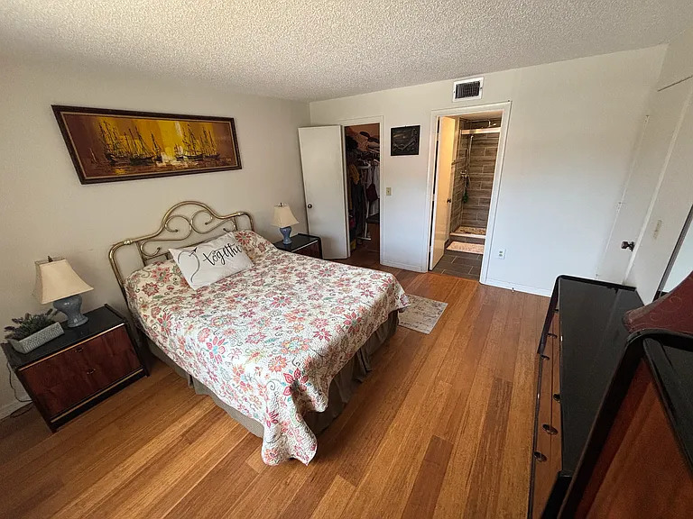 3237 Beneva Rd #202 — Photo 6