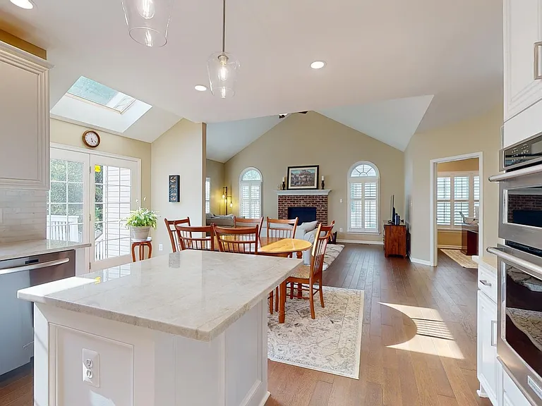43911 Camellia St — Photo 17