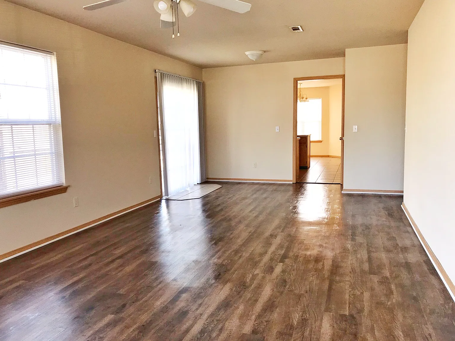 3 bed, 1200 sqft, $1,400 — Photo 3