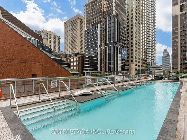 1 Yorkville Ave #3507 — Photo 17