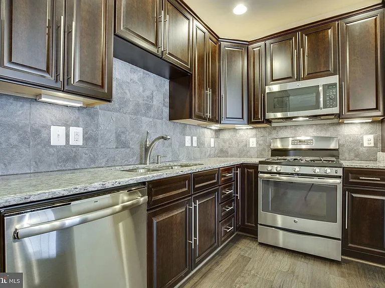 23473 Logans Ridge Ter — Photo 11