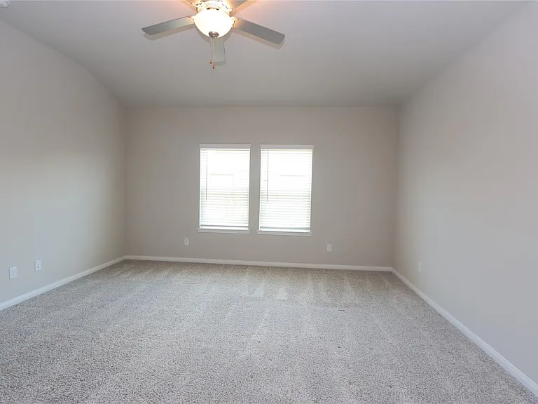 7219 Toluca Dr — Photo 8