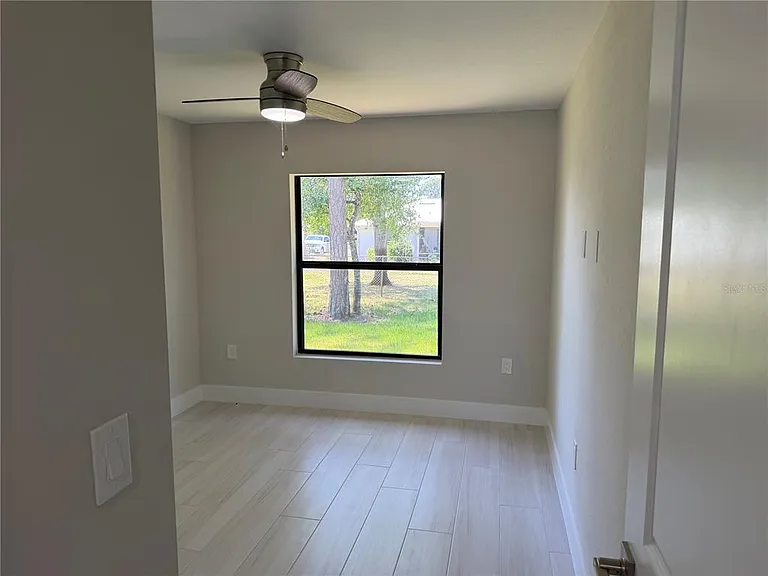 23367 Mayville Ave — Photo 32