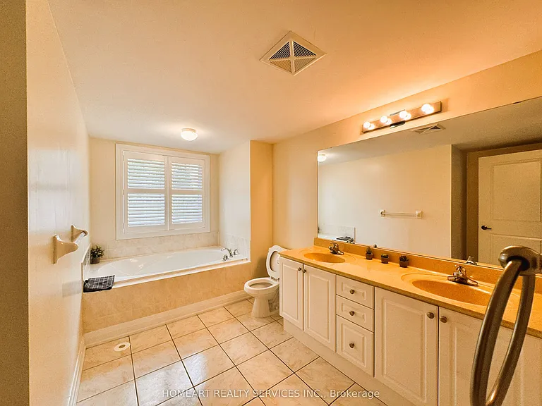 32 Glendora Ave — Photo 22