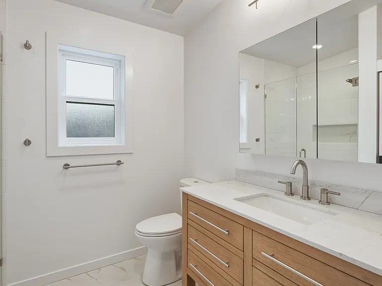 1182 Jewell Ave — Photo 10