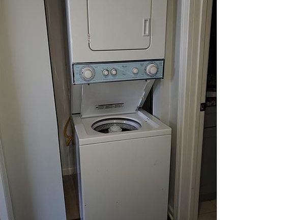 3rd image of 4614 S Lake Park Ave APT 3W