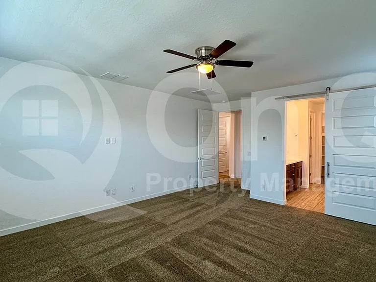 1068 E Sabino Dr — Photo 25