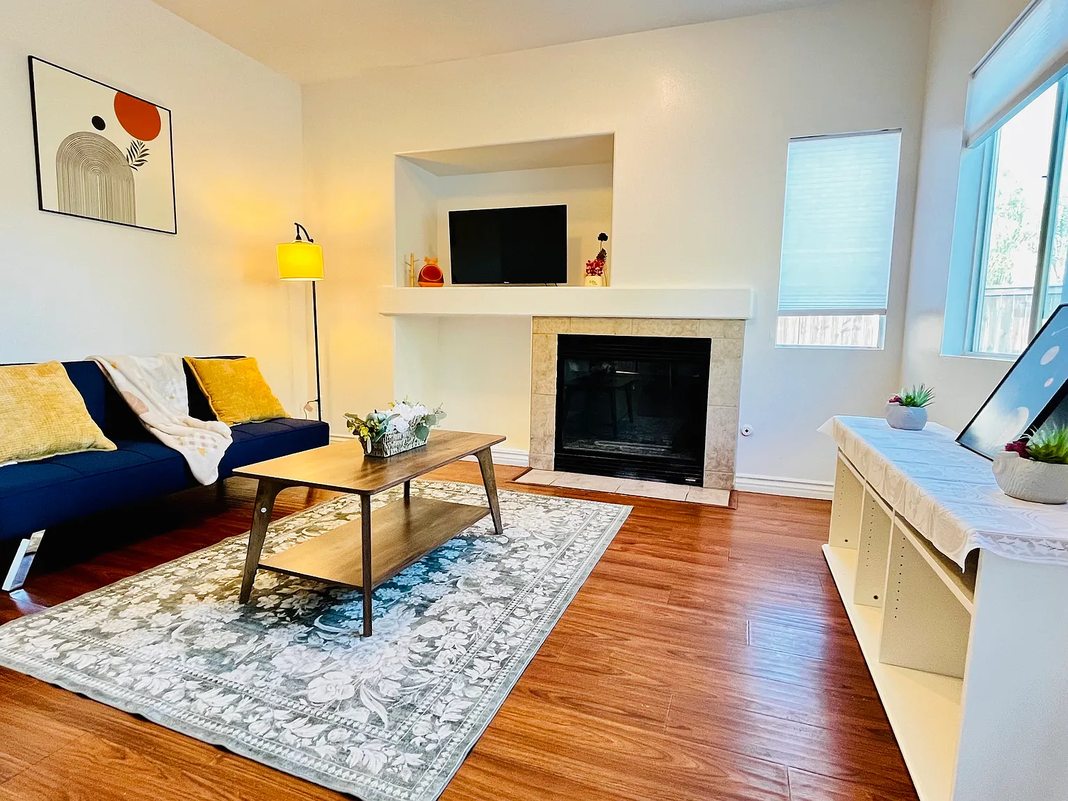 3 bed, 471 sqft, $1,020 — Photo 1