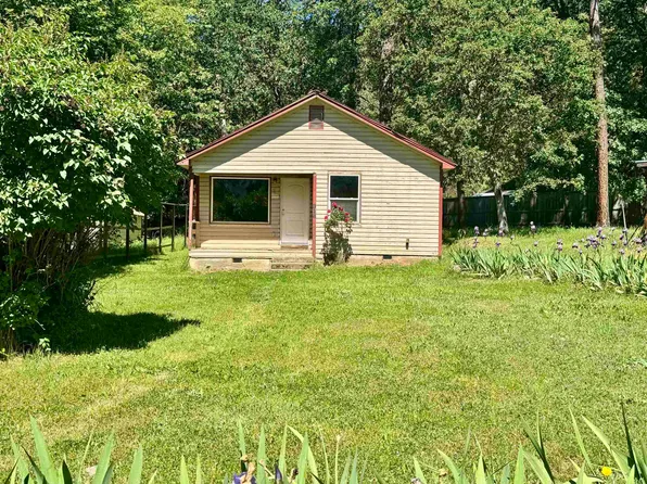 318 Seiad Grove Rd, Seiad Valley, CA 96086