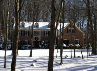 6 Bird Song Ct, Chester, NJ 07930