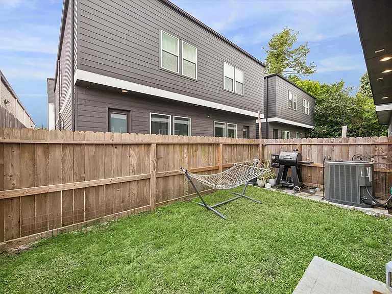 2625 Paul Quinn St #B — Photo 23