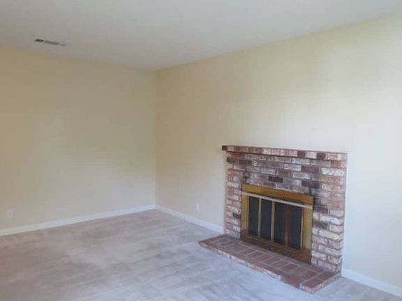 3rd image of 310 Linfield Dr