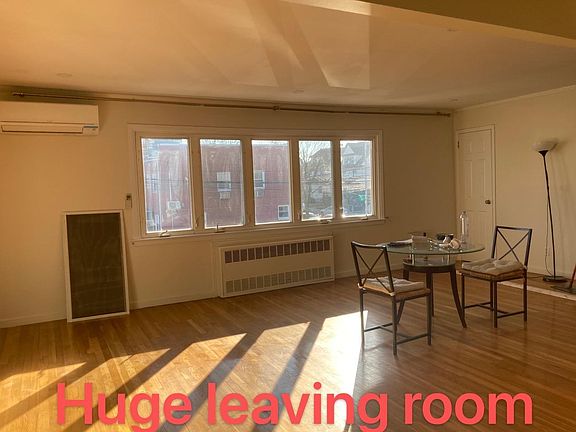 2nd image of 15907 45th Ave Floor 2