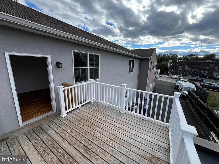 7733 Winston Rd — Photo 17