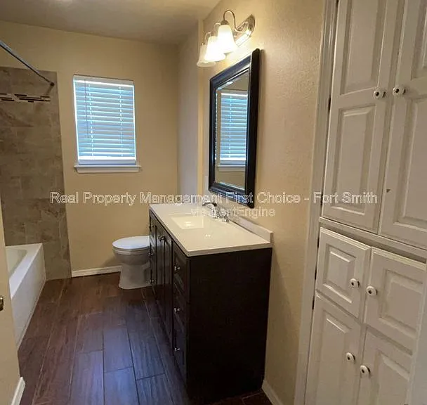16 Charmont Dr — Photo 22