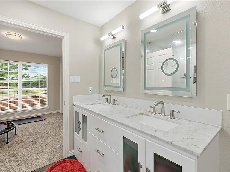 600 Raintree Cir — Photo 25