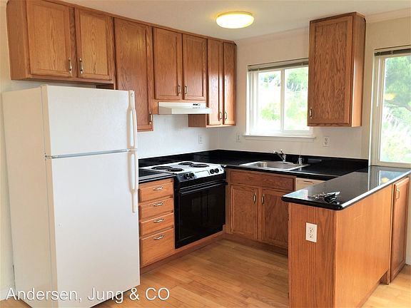 5th image of 400 Monterey Blvd APT 14