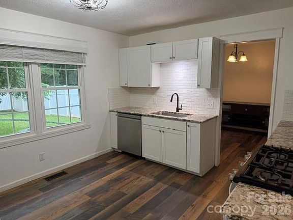 2nd image of 1376 Glenheath Dr