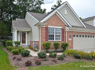 21 Tall Grass Ct, Streamwood, IL 60107