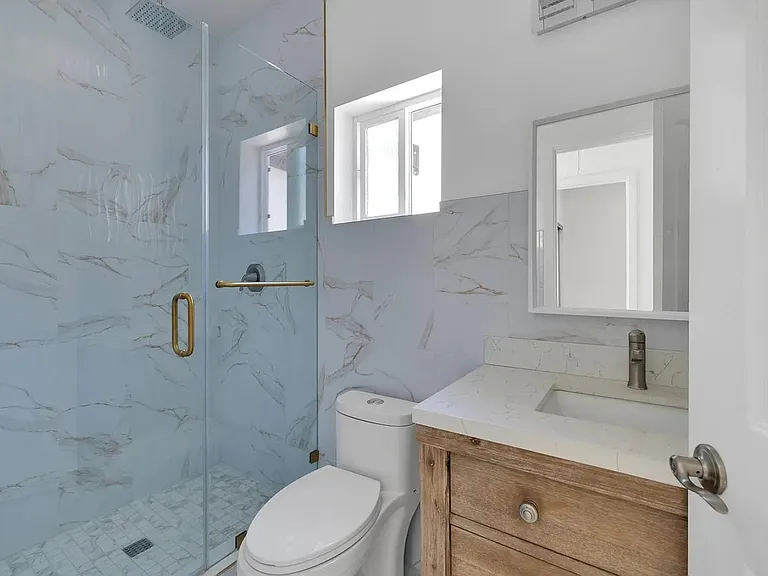 634 E Valencia Ave — Photo 12