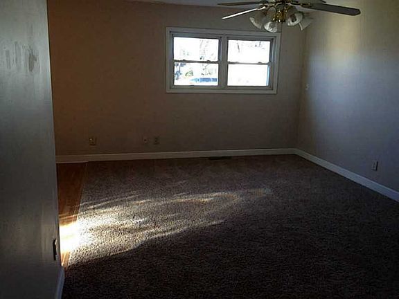 5th image of 1017 Evergreen Dr