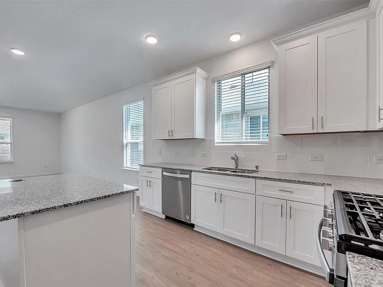 339 Lippizan Dr — Photo 7