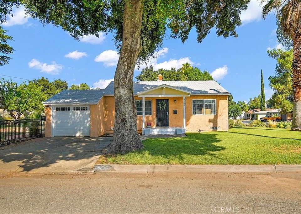 1st image of 3055 Lincoln Dr