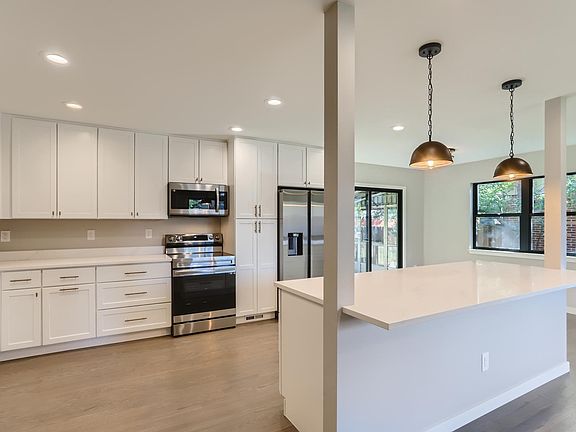 Kitchen and dining area.