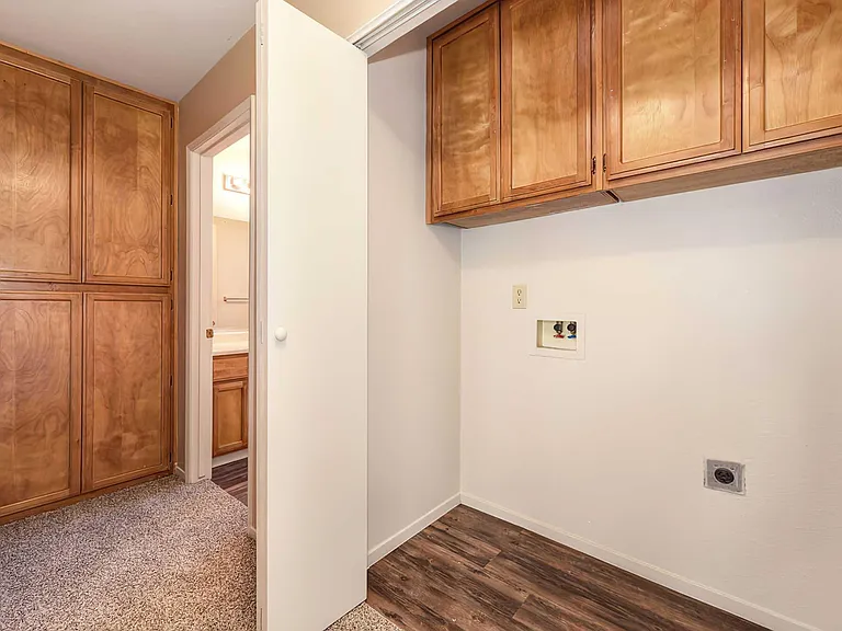 Stonegate Apartments — Photo 23