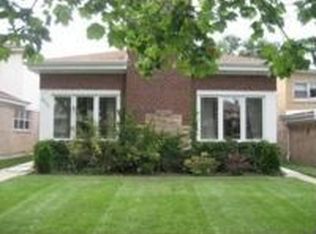 2834 W Morse Ave, Chicago, IL 60645