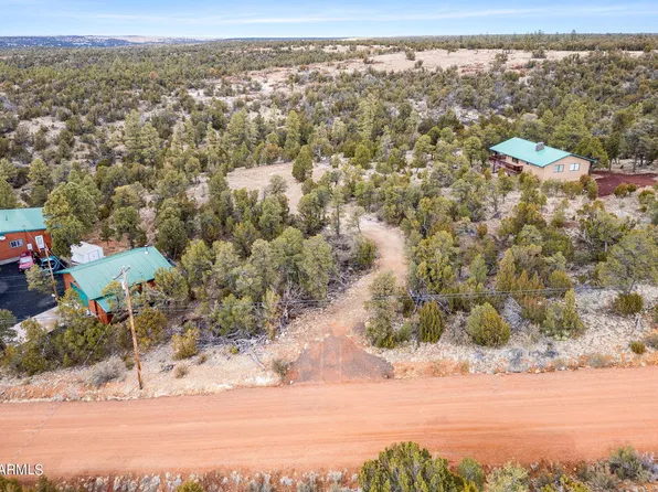 2030 SHADOW PINES Drive #102, Overgaard, AZ 85933